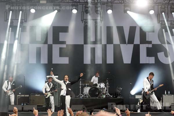 THE HIVES - 2017-07-22 - PARIS - Hippodrome de Longchamp - Main Stage 2 - Per Almqvist - Niklas Almqvist - Arne Christian Jääskeläinen - Karl Johan Marcus Gustavsson - Mikael Karlsson Åström